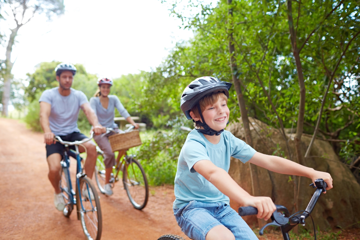 Excursiones en bicicleta: Cómo hacer que el ciclismo sea seguro y divertido para los niños