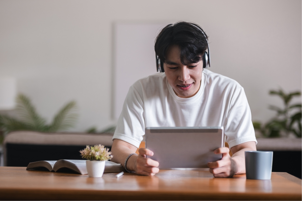 Online language learning: Tools at your fingertips